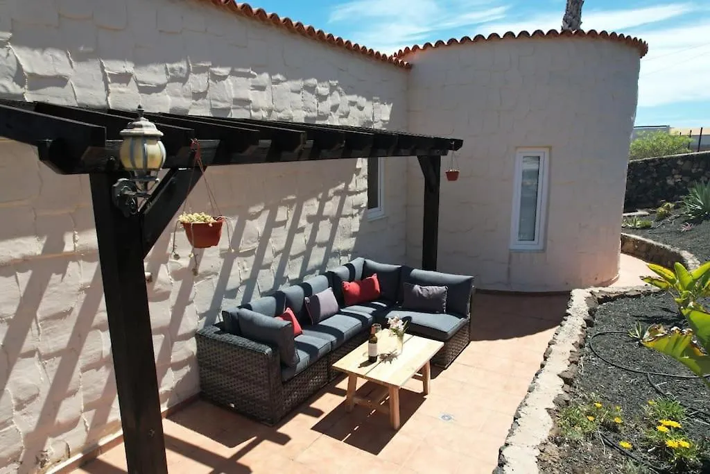 Doce Palmeras, Stunning Villa In Beautiful Gardens La Oliva Spain