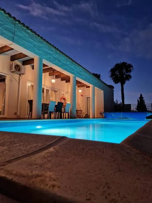 Doce Palmeras, Stunning Villa In Beautiful Gardens La Oliva