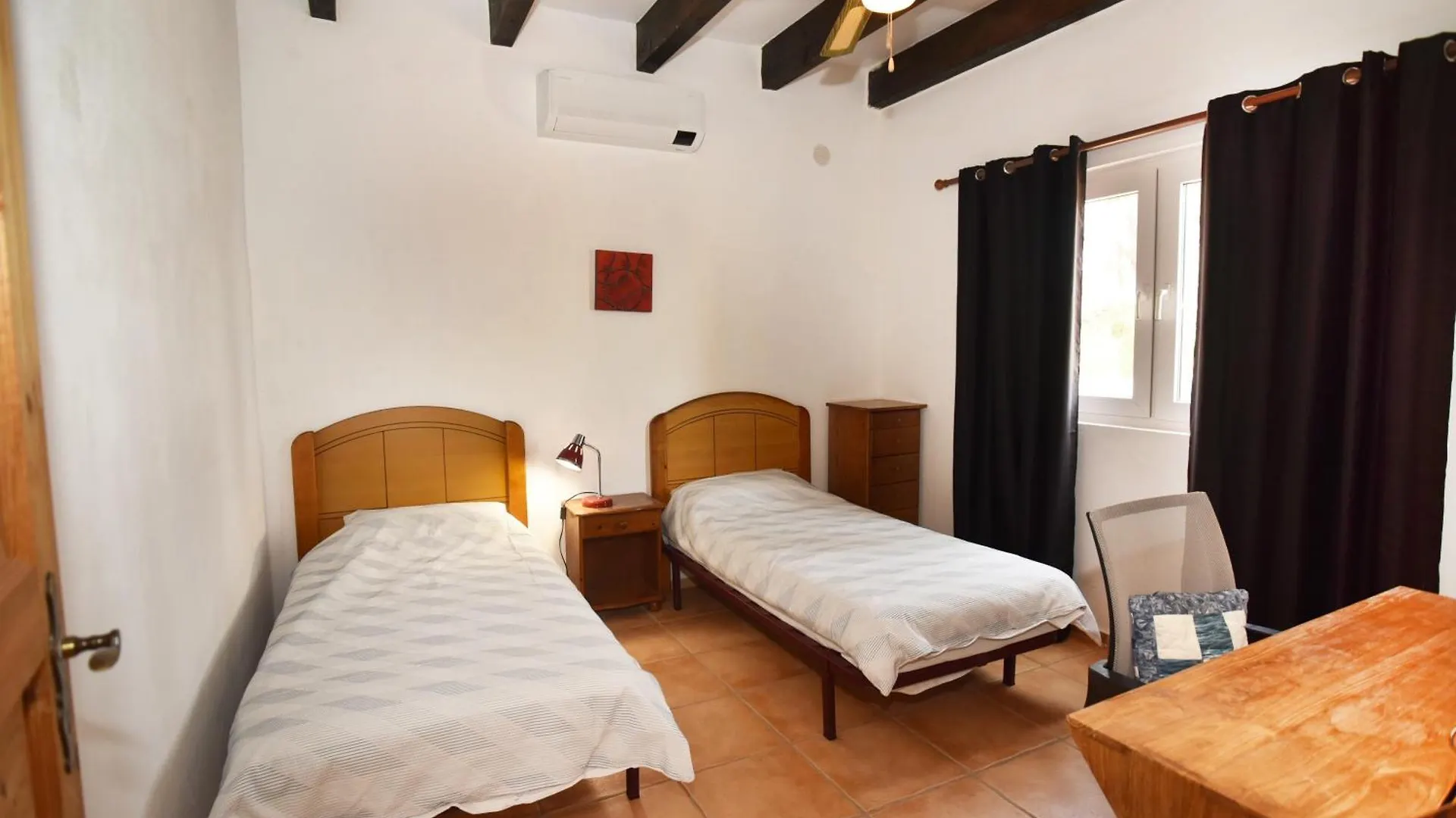 Doce Palmeras, Stunning Villa In Beautiful Gardens La Oliva